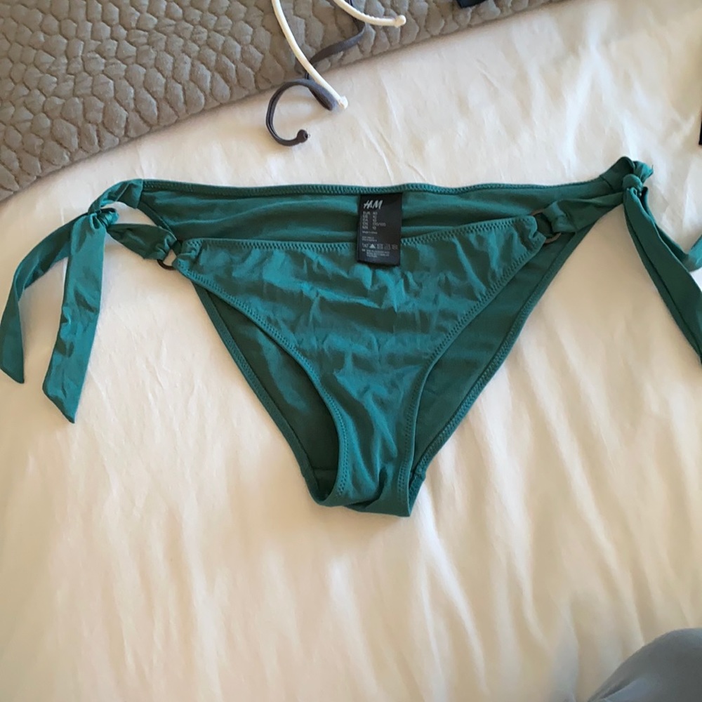 Hm bikini bottom size 10